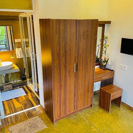 8 Plus Motels ネゴンボ エクステリア 写真