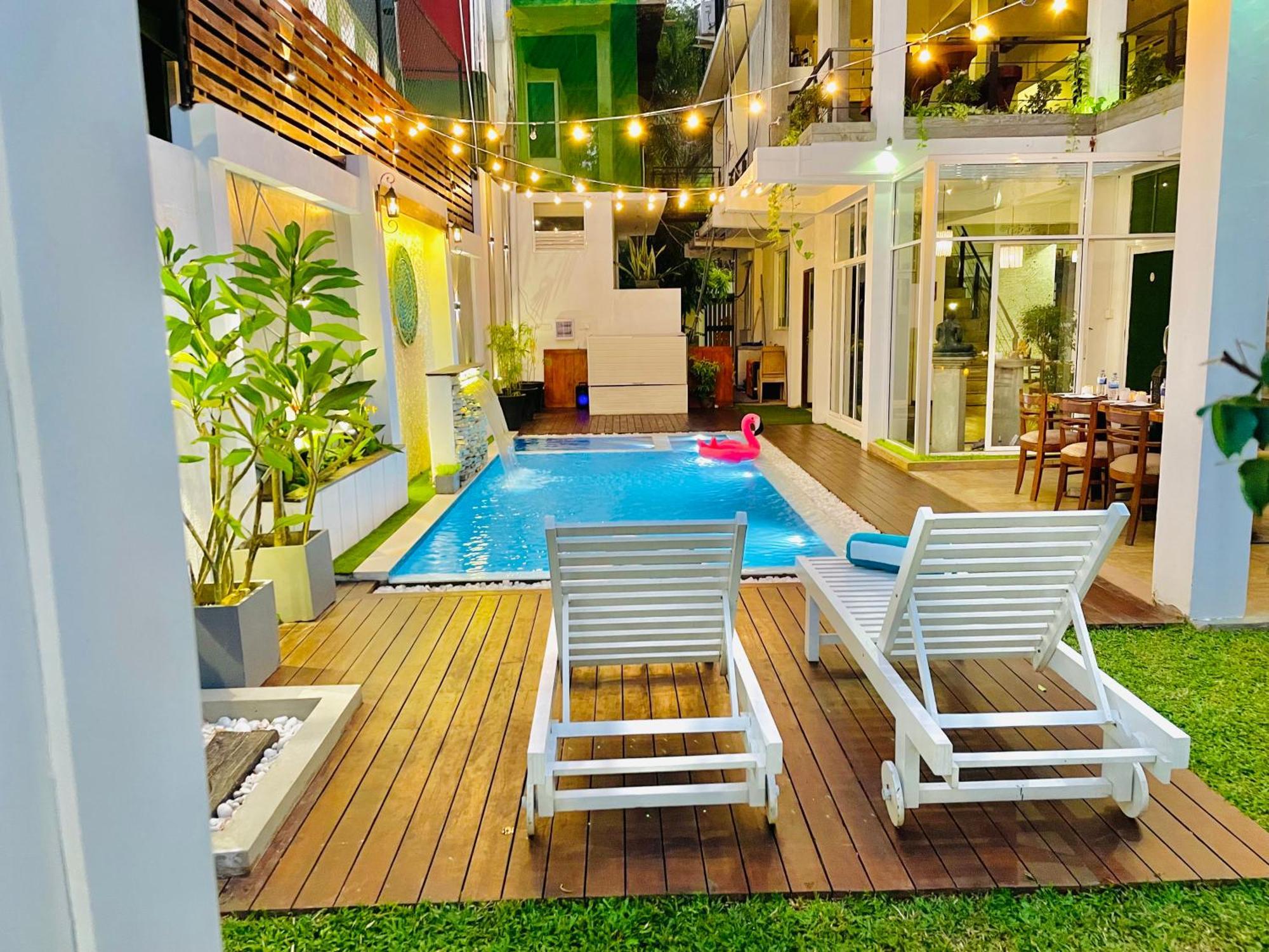 8 Plus Motels ネゴンボ エクステリア 写真